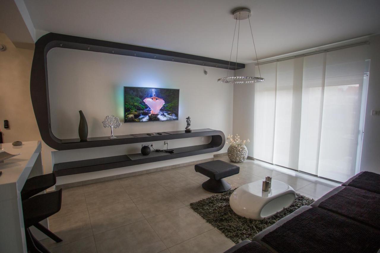 Apartment Plaza: Private Spa Retreat with Luxury Amenities Slavonski Brod Exterior photo