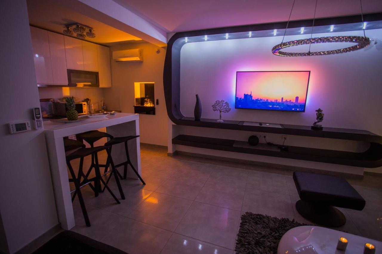 Apartment Plaza: Private Spa Retreat with Luxury Amenities Slavonski Brod Exterior photo