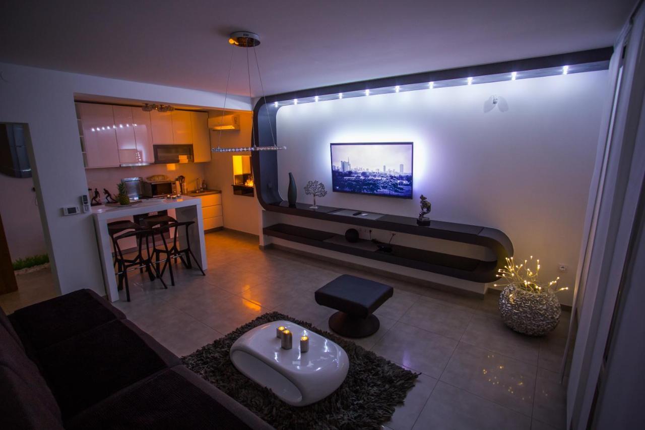 Apartment Plaza: Private Spa Retreat with Luxury Amenities Slavonski Brod Exterior photo