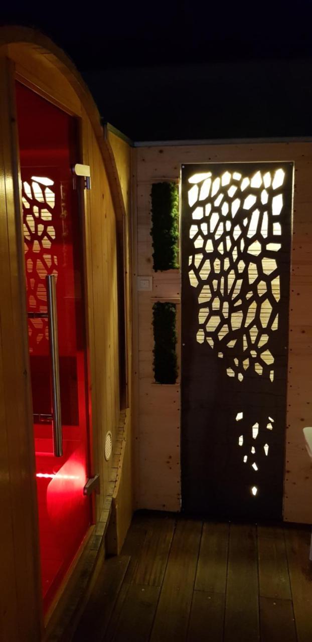 Apartment Plaza: Private Spa Retreat with Luxury Amenities Slavonski Brod Exterior photo