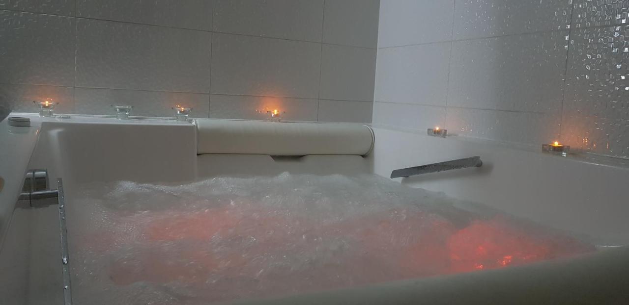 Apartment Plaza: Private Spa Retreat with Luxury Amenities Slavonski Brod Exterior photo