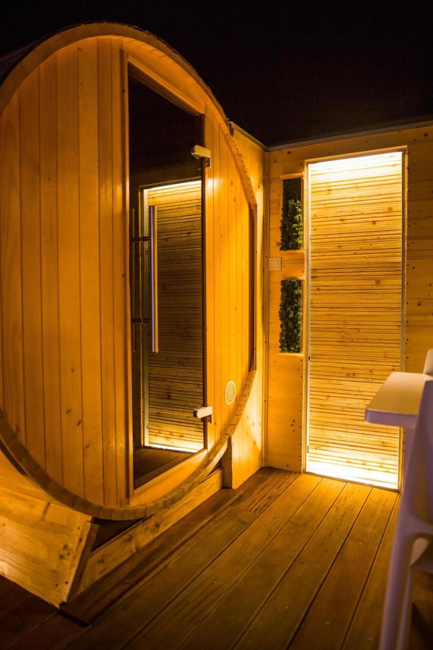 Apartment Plaza: Private Spa Retreat with Luxury Amenities Slavonski Brod Exterior photo