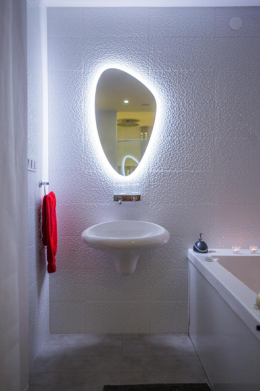 Apartment Plaza: Private Spa Retreat with Luxury Amenities Slavonski Brod Exterior photo