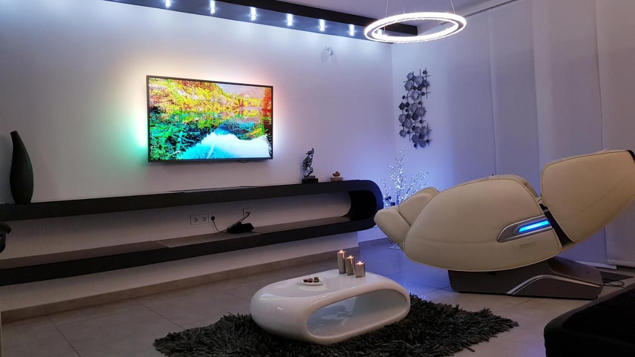 Apartment Plaza: Private Spa Retreat with Luxury Amenities Slavonski Brod Exterior photo